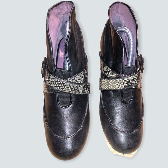 TARYN ROSE BOOT, NAPA LEATHER & FAUX REPTILE  SZ 6.5 - Picture 4 of 9